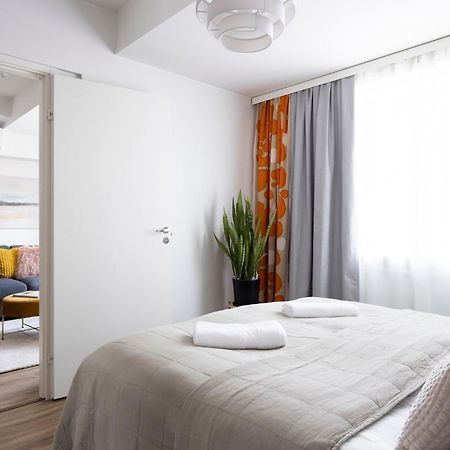 Stylish Flat In Trendy Kallio Helsinki Exterior photo