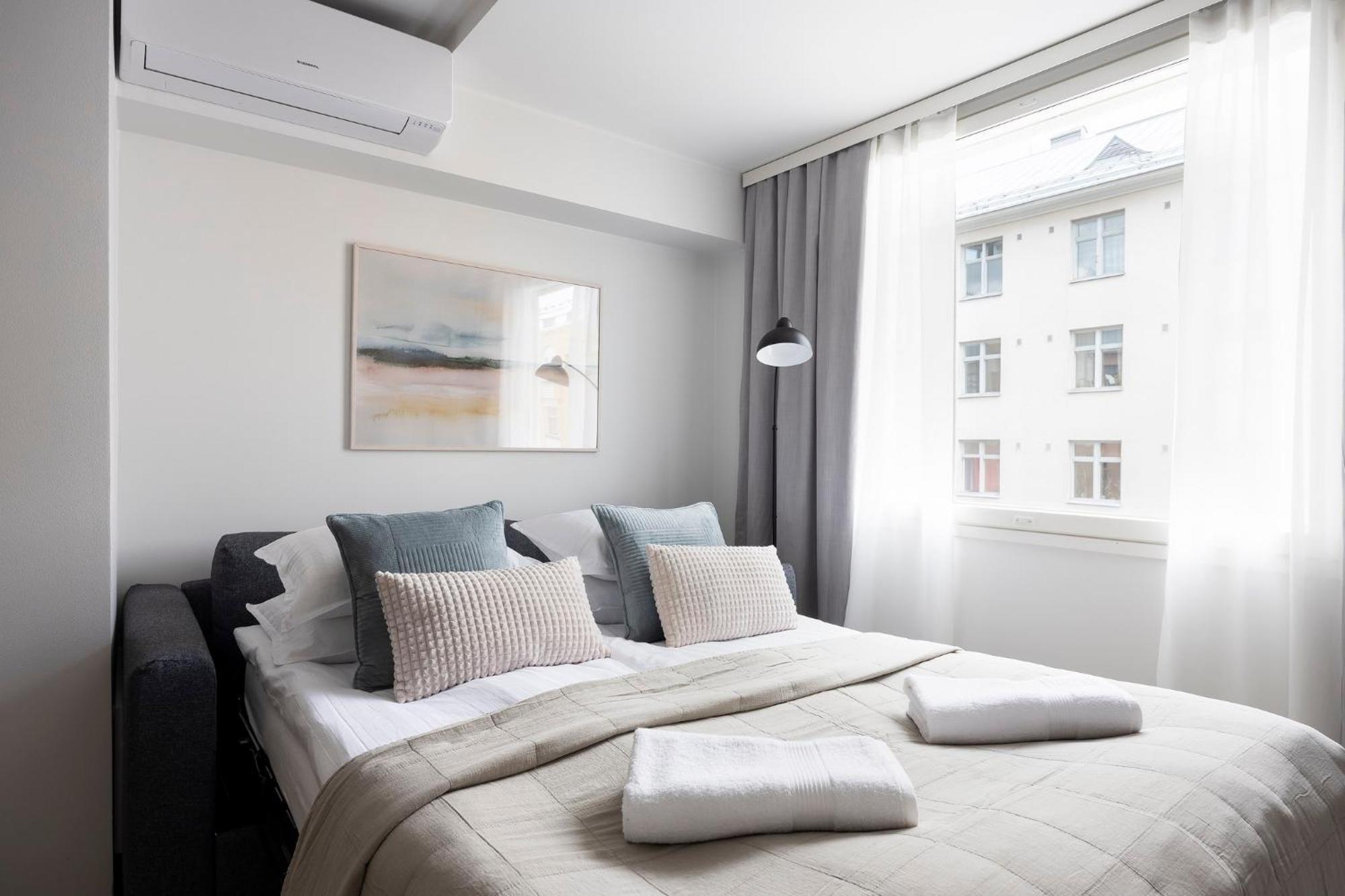 Stylish Flat In Trendy Kallio Helsinki Exterior photo