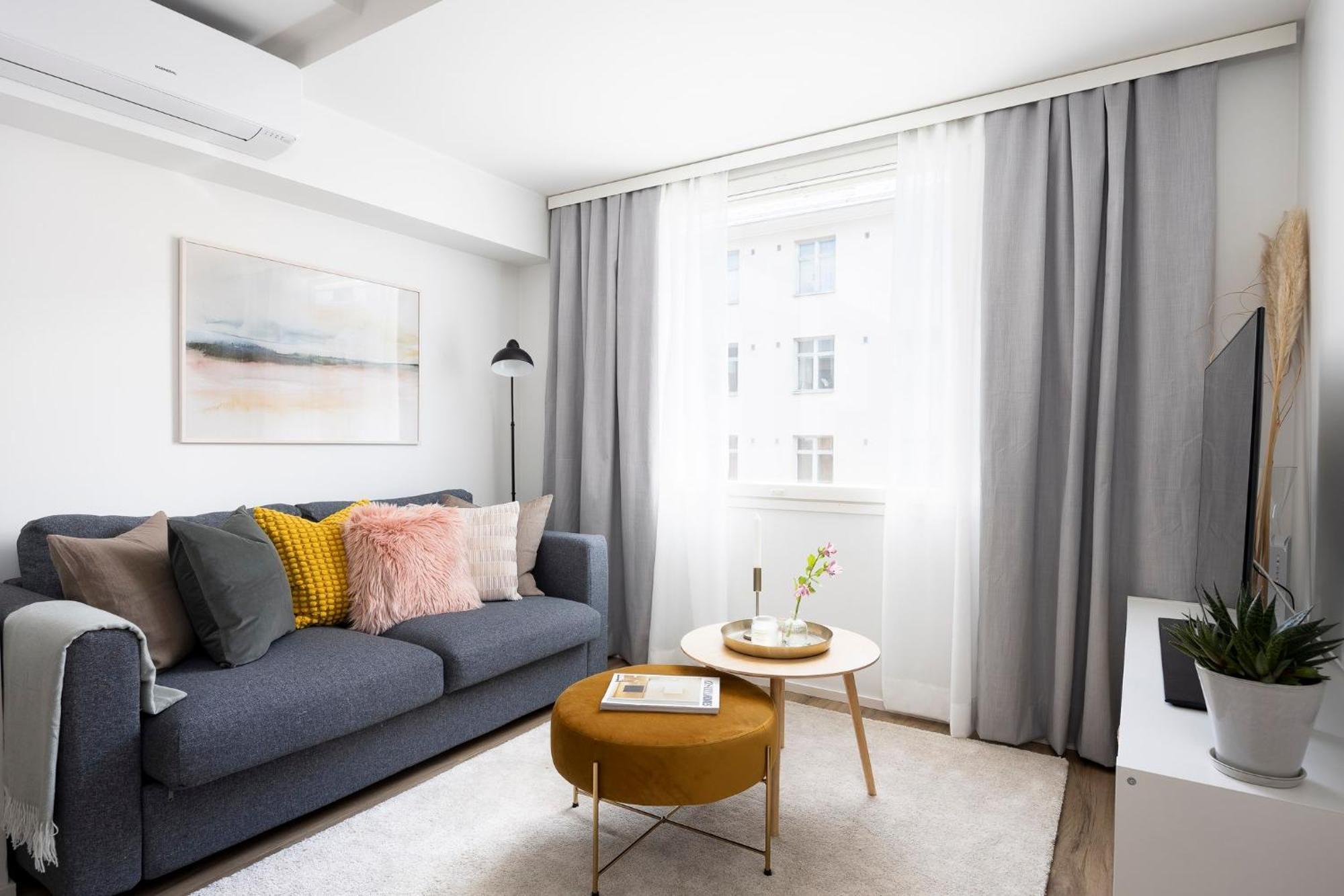 Stylish Flat In Trendy Kallio Helsinki Exterior photo
