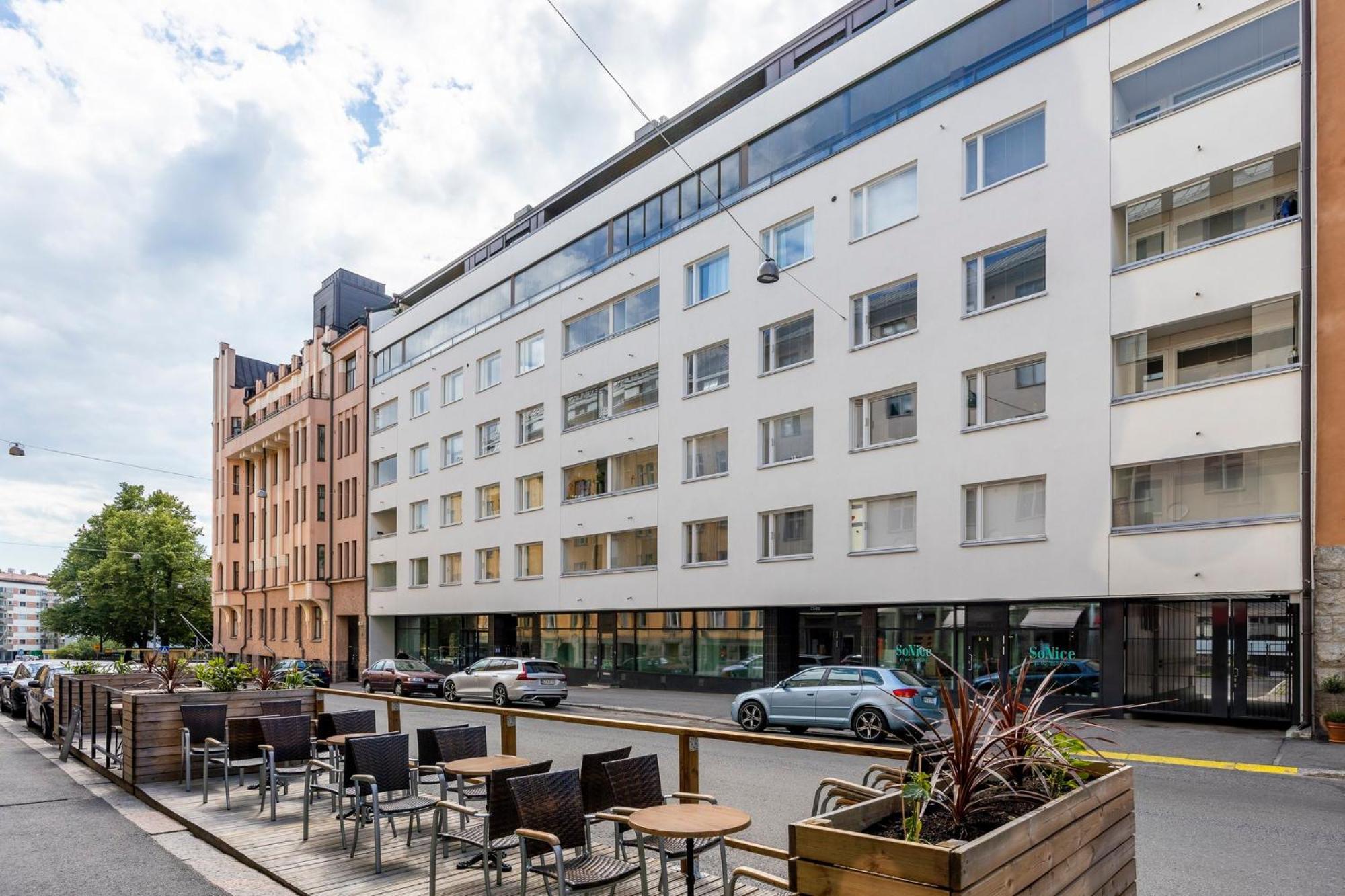 Stylish Flat In Trendy Kallio Helsinki Exterior photo